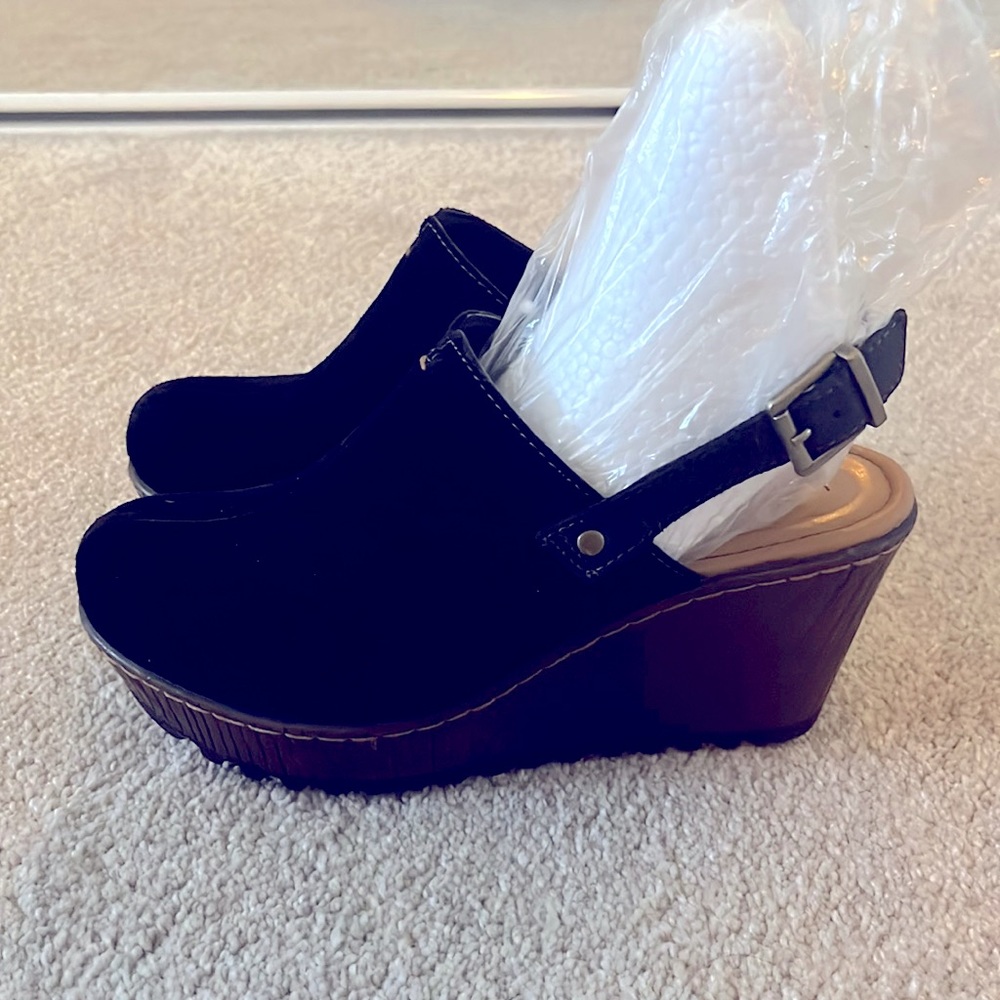 B.O.C black suede clogs!